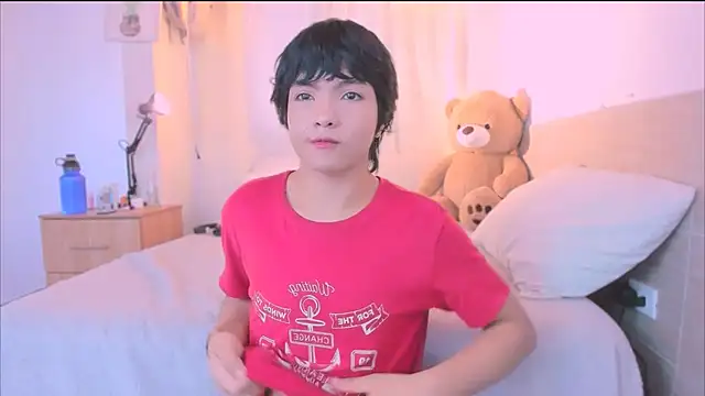 AllanYong18 online show from 5, 10, 2025