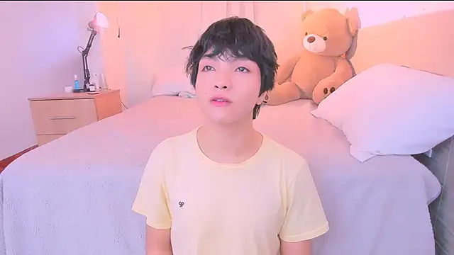 AllanYong18 online show from 25, 10, 2025