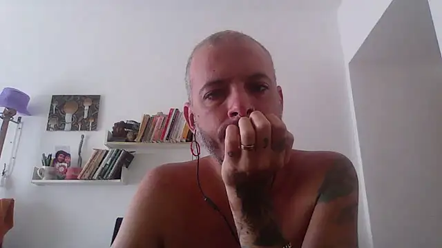 Snapshot of xtrppyx chatting on 20, 10, 2025 xtrppyx online show from 20, 10, 2025