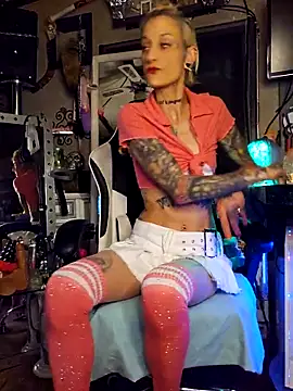 Snapshot of MissParadise40 chatting on 3, 11, 2025 MissParadise40 online show from 3, 11, 2025