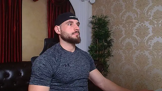 Snapshot of AdamJamesonn chatting on 8, 3, 2025 AdamJamesonn online show from 8, 3, 2025