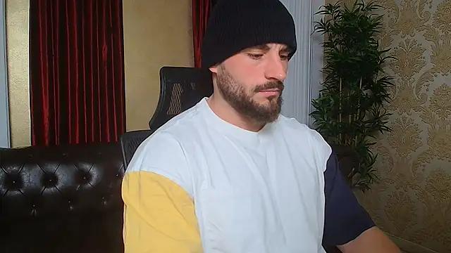 Snapshot of AdamJamesonn chatting on 11, 3, 2025 AdamJamesonn online show from 11, 3, 2025