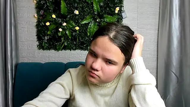 Snapshot of AdeleCruz chatting on 7, 1, 2025 AdeleCruz online show from 7, 1, 2025