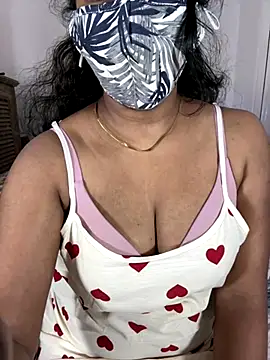 Snapshot of ArathyNambyarMallu chatting on 18, 9, 2025 ArathyNambyarMallu online show from 18, 9, 2025