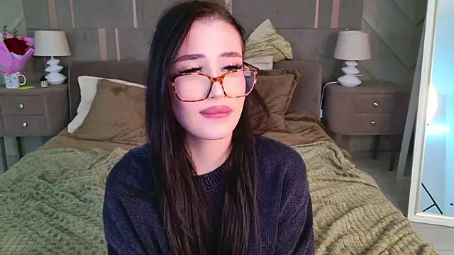 Snapshot of EmmaLawrens chatting on 8, 3, 2025 EmmaLawrens online show from 8, 3, 2025