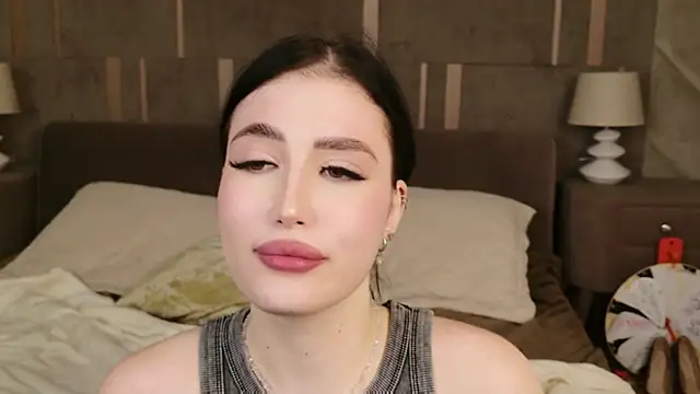 Snapshot of EmmaLawrens chatting on 5, 10, 2025 EmmaLawrens online show from 5, 10, 2025