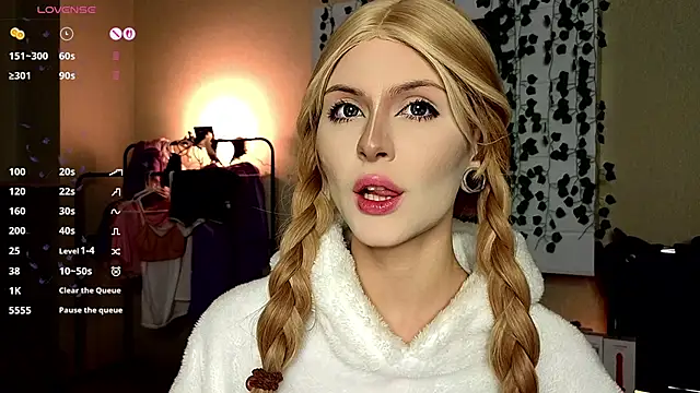 Emily  Mooree online show from 14, 11, 2025