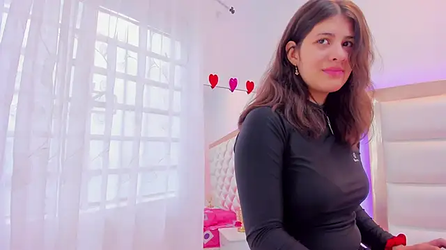 Snapshot of MiaQueen021 chatting on 7, 3, 2025 MiaQueen021 online show from 7, 3, 2025