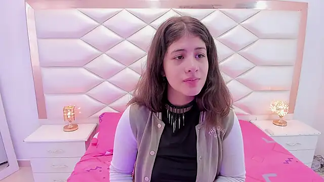 Snapshot of MiaQueen021 chatting on 20, 3, 2025 MiaQueen021 online show from 20, 3, 2025