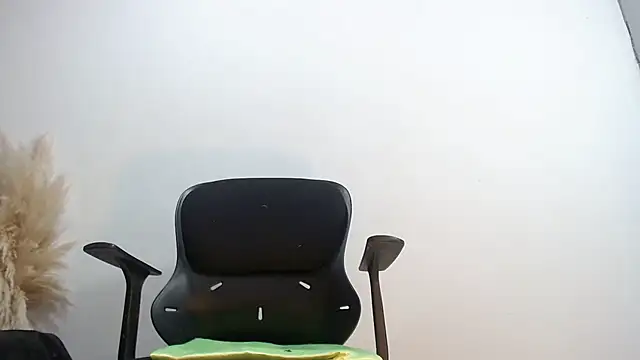 RAICHELLCOOPER1 online show from 9, 9, 2025