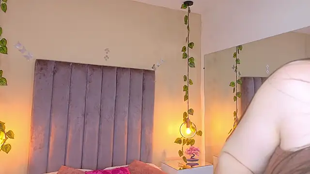 Dahlia Rousse online show from 21, 3, 2026