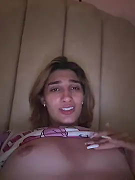 Snapshot of Queensara_ chatting on 2, 3, 2025 Queensara online show from 2, 3, 2025