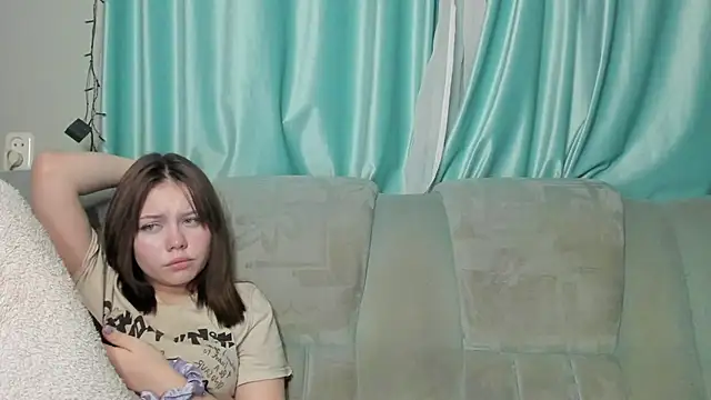 honey love honeyy online show from 25, 1, 2025