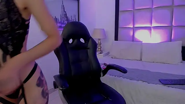 MeganPresleyy online show from 16, 4, 2026