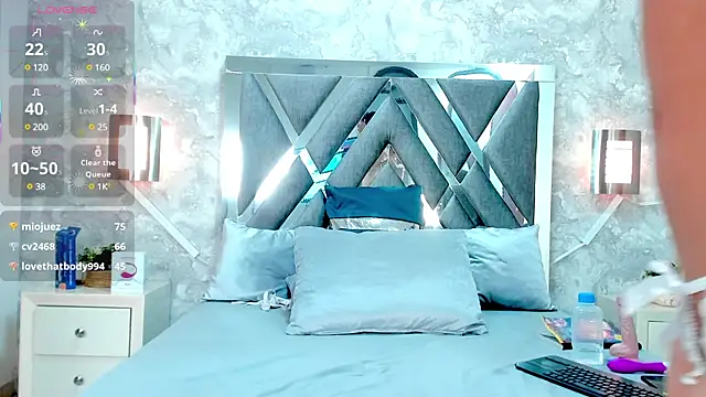 Luxury Woman online show from 13, 2, 2025