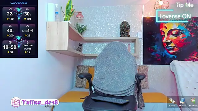 Luxury Woman online show from 28, 2, 2025