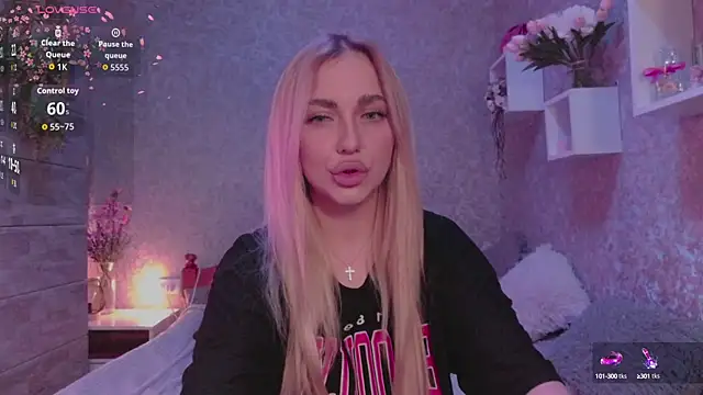 Snapshot of Mika_Rayy chatting on 4, 10, 2025 Mika Rayy online show from 4, 10, 2025