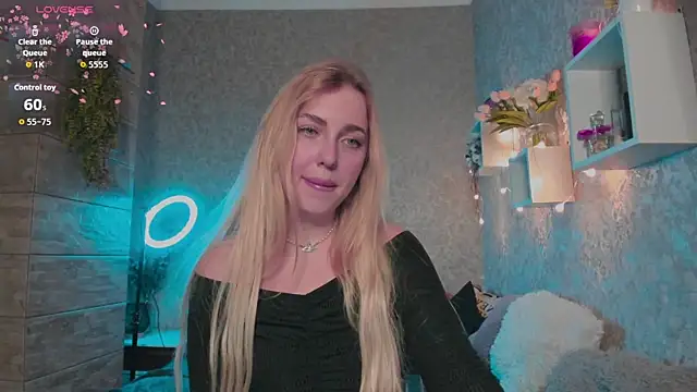 Snapshot of Mika_Rayy chatting on 13, 11, 2025 Mika Rayy online show from 13, 11, 2025