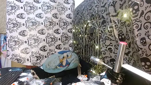 Snapshot of kattislut77 chatting on 28, 10, 2025 kattislut77 online show from 28, 10, 2025