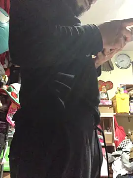 Snapshot of leonardohot1987 chatting on 4, 2, 2025 leonardohot1987 online show from 4, 2, 2025