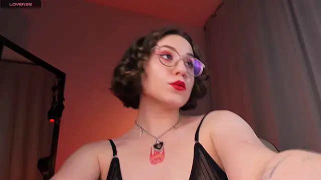 Eva Moss  online show from 19, 2, 2025