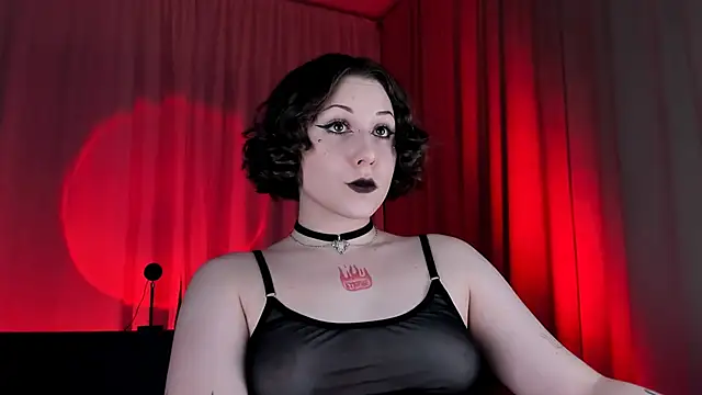 Eva Moss  online show from 7, 11, 2025