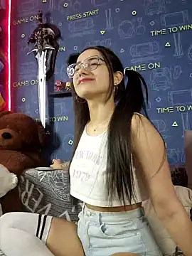 Snapshot of LittleX_Angel chatting on 8, 2, 2025 LittleX Angel online show from 8, 2, 2025