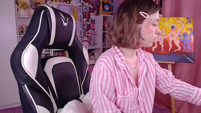 Snapshot of Catharsisi chatting on 19, 1, 2025 Catharsisi online show from 19, 1, 2025