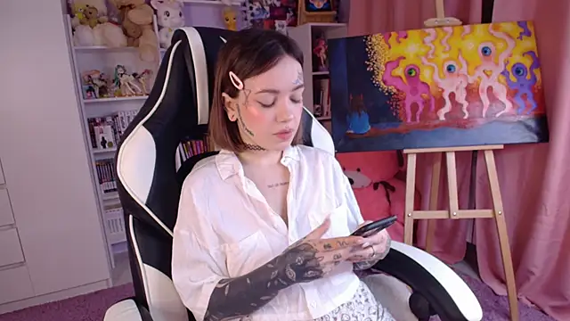 Snapshot of Catharsisi chatting on 3, 2, 2025 Catharsisi online show from 3, 2, 2025