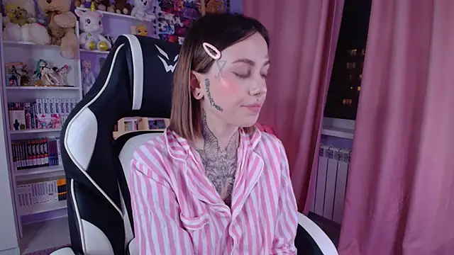 Snapshot of Catharsisi chatting on 21, 2, 2025 Catharsisi online show from 21, 2, 2025