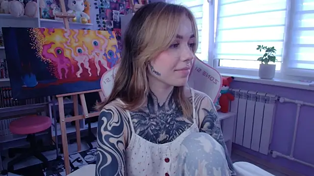 Snapshot of Catharsisi chatting on 12, 9, 2025 Catharsisi online show from 12, 9, 2025