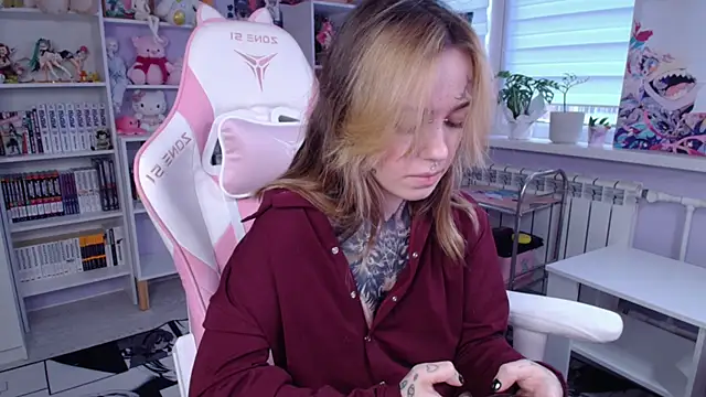 Snapshot of Catharsisi chatting on 16, 10, 2025 Catharsisi online show from 16, 10, 2025