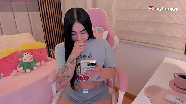 Snapshot of tamy_xoo chatting on 23, 10, 2025 tamy xoo online show from 23, 10, 2025