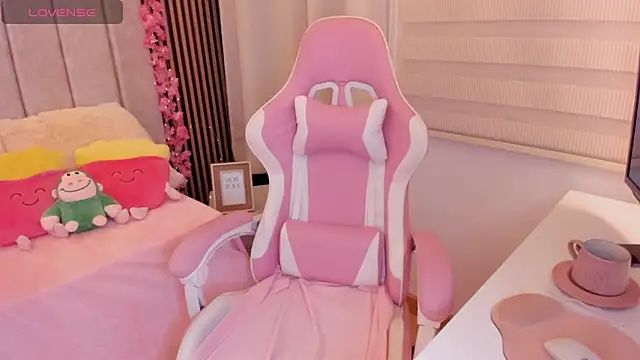 Snapshot of tamy_xoo chatting on 18, 12, 2025 tamy xoo online show from 18, 12, 2025