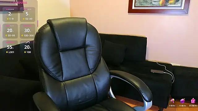 Snapshot of hairyncuteass chatting on 17, 10, 2025 hairyncuteass online show from 17, 10, 2025