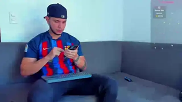 Snapshot of austinoficial chatting on 13, 10, 2025 austinoficial online show from 13, 10, 2025