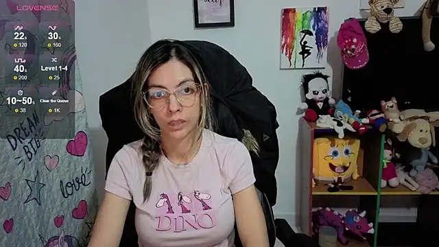 Snapshot of Princezzlove3 chatting on 8, 11, 2025 Princezzlove3 online show from 8, 11, 2025