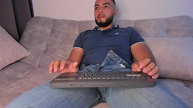 arturguy00 online show from 8, 2, 2025