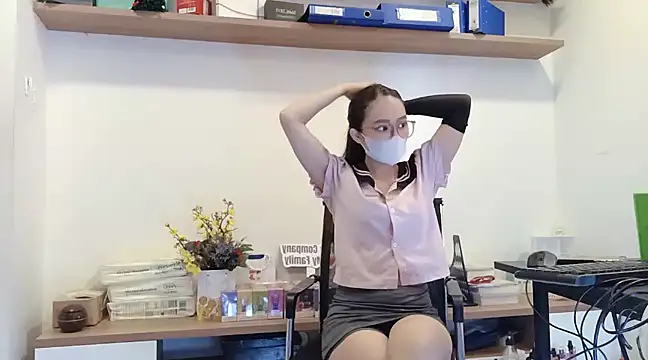 Lush-Office online show from 19, 2, 2025