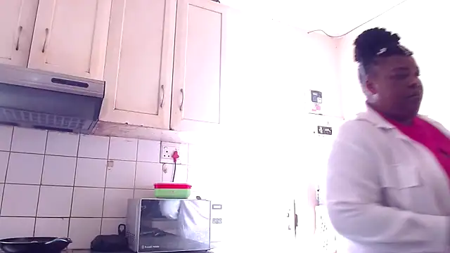 omalicha98 online show from 25, 11, 2025