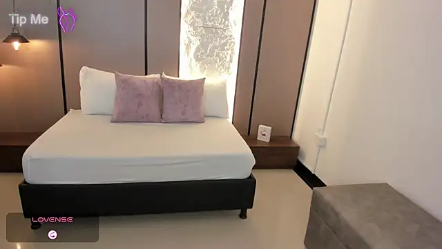 lilly ass  online show from 17, 11, 2025