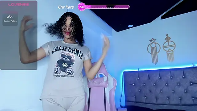 Snapshot of BrigitteRoy_ chatting on 7, 3, 2025 BrigitteRoy online show from 7, 3, 2025