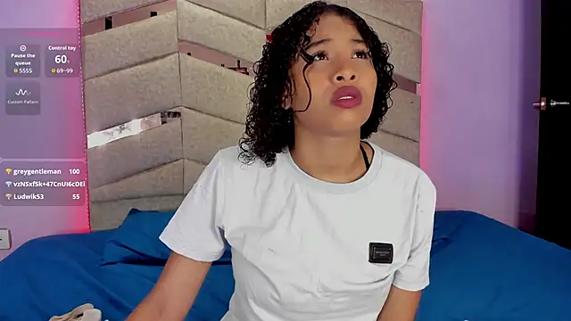 Snapshot of BrigitteRoy_ chatting on 25, 10, 2025 BrigitteRoy online show from 25, 10, 2025