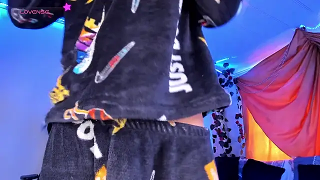 Ethan Boyy online show from 1, 12, 2025