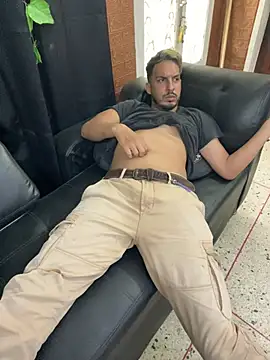 alejo5288 online show from 10, 3, 2026