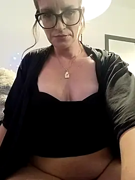 F0xLeigh online show from 27, 11, 2025