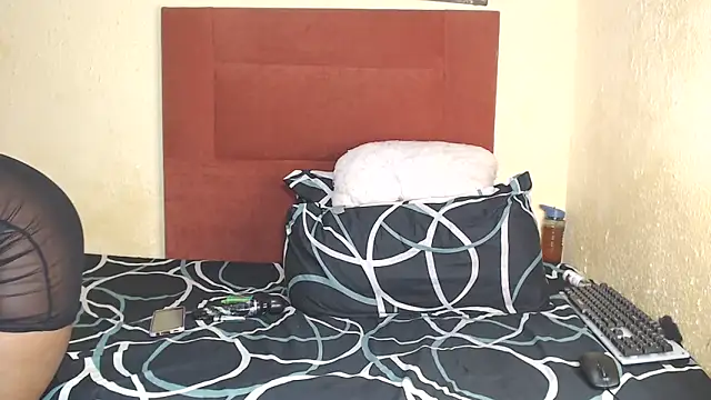 BarbieLadie online show from 2, 3, 2025