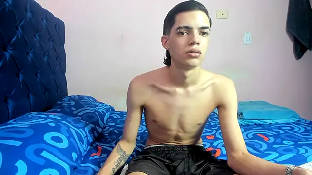 Latinos 2001 online show from 3, 2, 2026