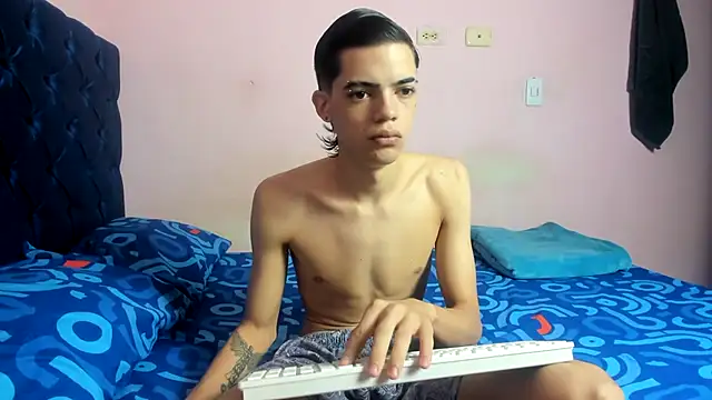 Latinos 2001 online show from 16, 2, 2026