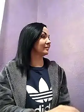 Tory Lovi online show from 4, 2, 2025